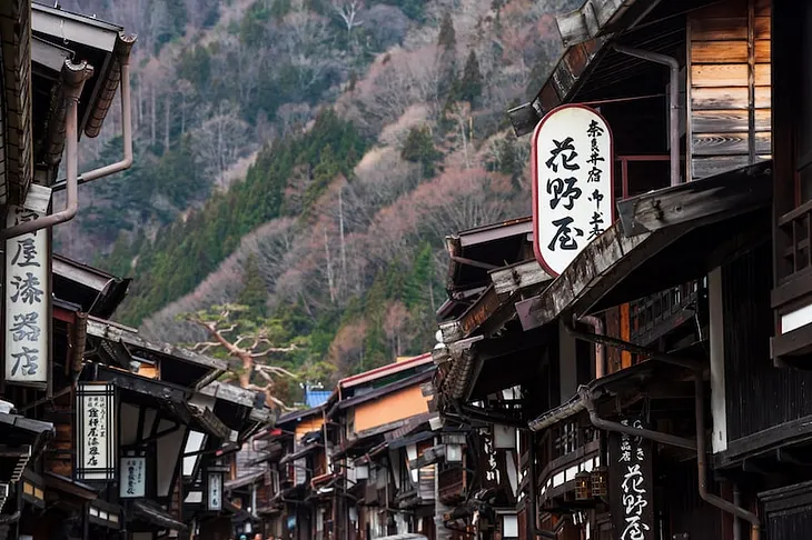 Japan has a number of amazing post towns such as Narai-juku. Here, you’ll find many a historic house along the central street.