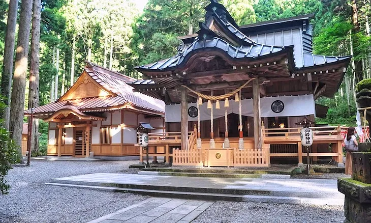 A very popular power spot in Japan, Oiwa Shrine in Hitachi is secluded in a cedar-tree forest and is a good shrine to visit if you want to see what nature worship looks like in Shinto.