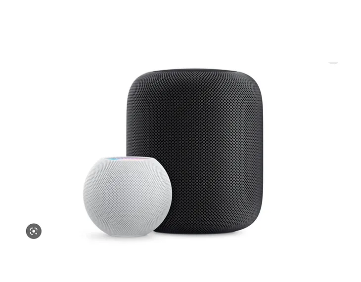 An In-Depth Comparison Between the Big Apple HomePod and the Apple Homepod Mini.