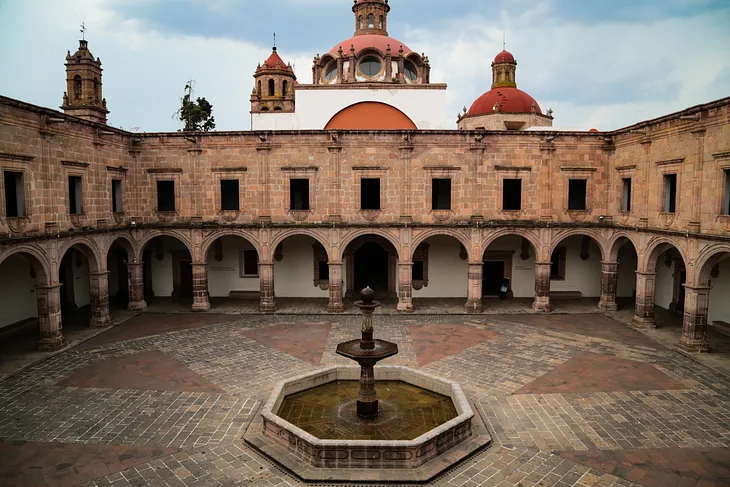 Feeling it in Morelia, at the Clavijero