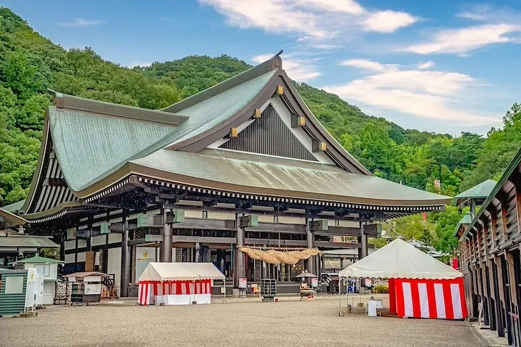 Along with Toyokawa Inari Temple in Aichi Prefecture, Saijo Inari (最上 稲荷) is one of the most important Inari sanctums in all of Japan. The principal image of worship since ancient times has been Saijoi-kyo-o Daibosatsu (A.K.A Saijo-sama) and also goes by the title of Myokyoji Temple.