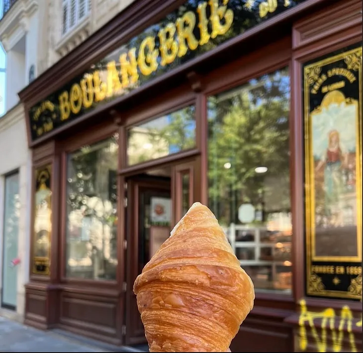 7 Best Croissant Patisseries in Paris 🥐