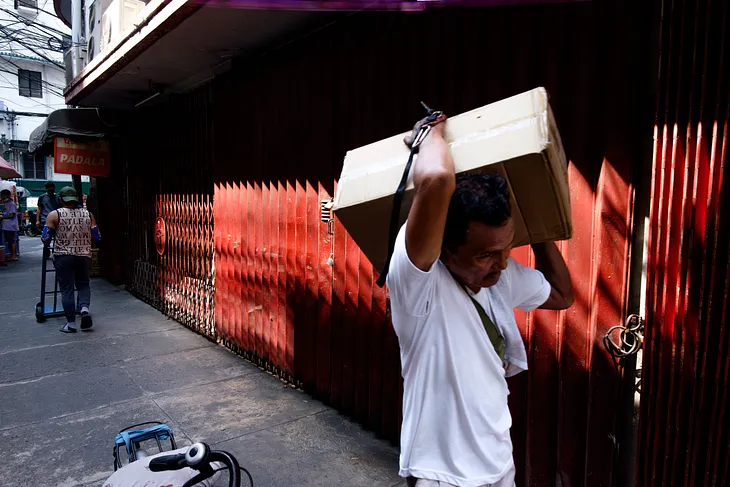 street photography binondo manila