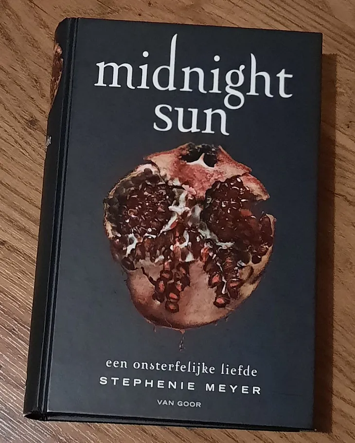 Midnight Sun by Stephenie Meyer