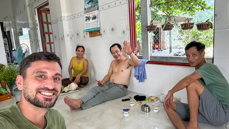 Hitchhiking to My Girlfriend Through Vietnam. Part 1: Unexpected Luck