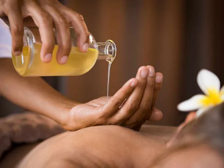 The Benefits of Couples Massage: Strengthening Relationships Through the Power of Touch