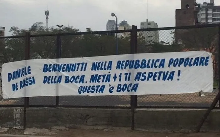 Boca Juniors’ banner for De Rossi: the whole history of the club in 3 lines.
