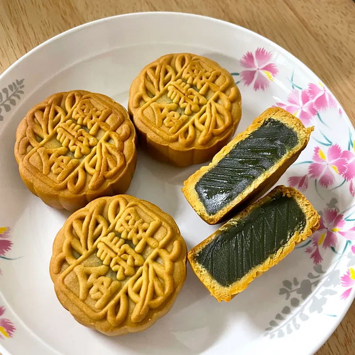 Mooncake with adzuki bean paste