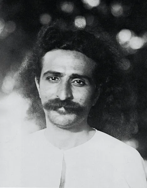 Meher Baba as a young man. A very sweet and gentle look. Photo in black and white. The Tao is gentle and strong at the same time.