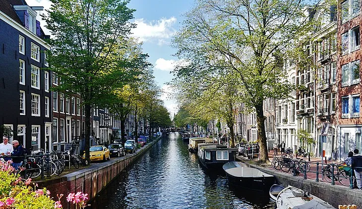 How Amsterdam doesn’t have canals