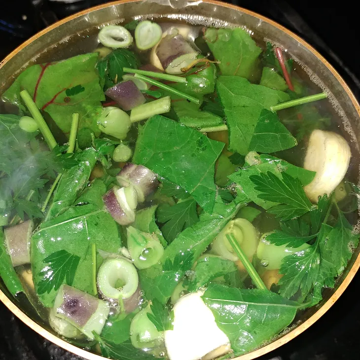 Quick and Easy Summer Soup with Fresh Vegetables and Dumplings