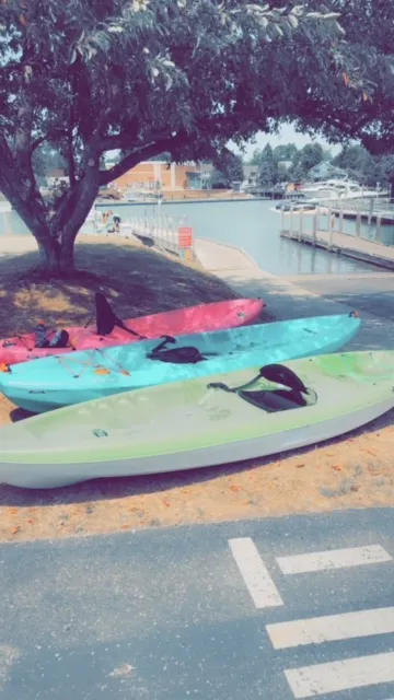 My brand new hot pink kayak!