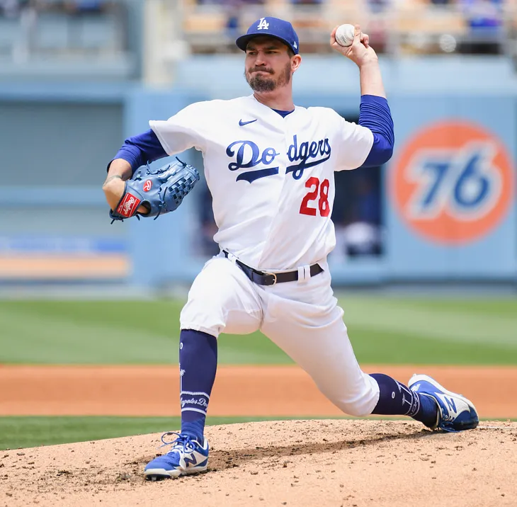 Dodger offense gives Heaney a lift in his return