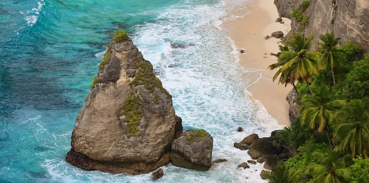 The Irreplaceable Beauty Of Suwehan Beach, Nusa Penida