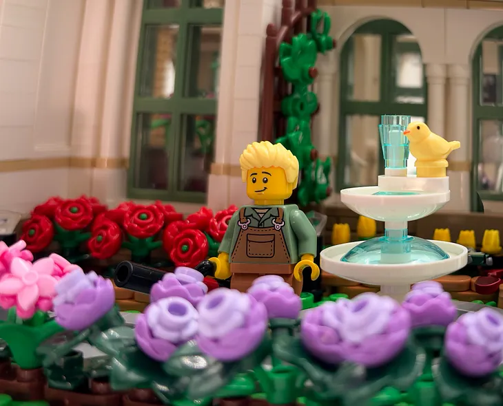 “Pitch Me Like One of Your French Sets” — When LEGO meets Tinder