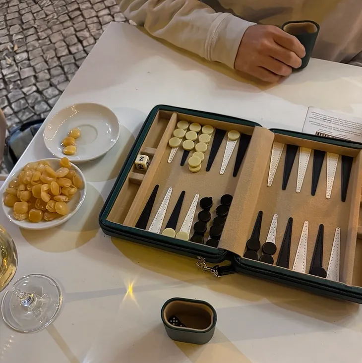 Lisbon’s Quiosques Helped Me Rediscover Backgammon