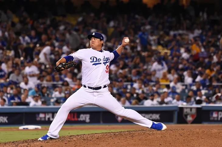 Ryu accepts Dodgers’ qualifying offer