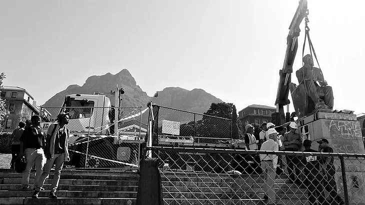 Rhodes’s statue being removed from the University of Cape Town. © Desmond Bowles.