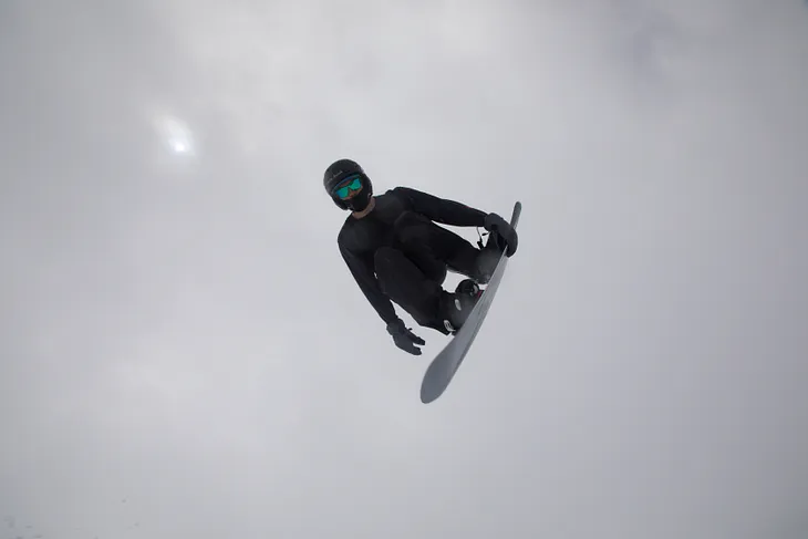A snowboarding Starr