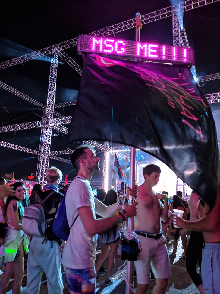 How I built a Bluetooth connected, 1-meter wide, 840 LED marquee totem for EDC (and how you can…