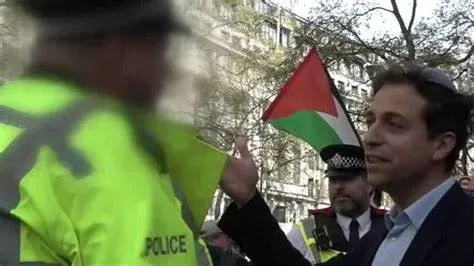 Why Did The “Openly Jewish” Man Try To Cross Through The March For Gaza?