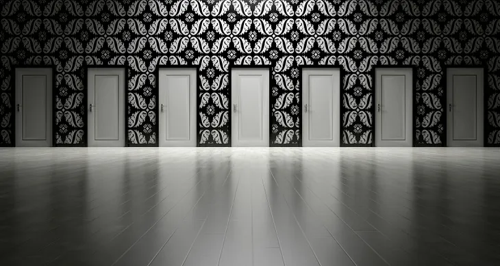 “Hardware vs Software Startups : Navigating Profitability and Pivoting”