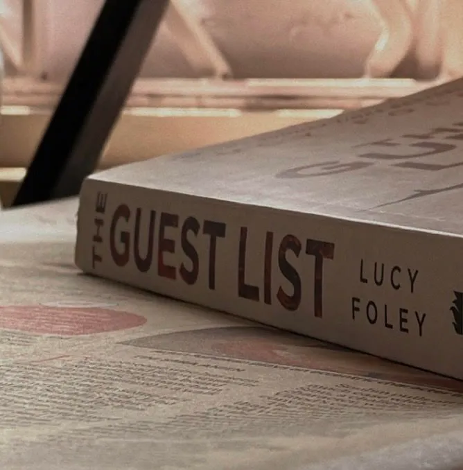 Suspenseful thriller: The Guest List (Spoiler-free book review)