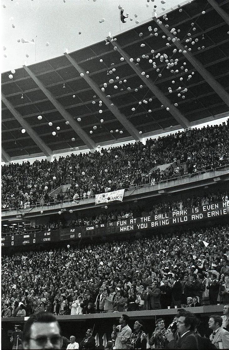 Photo Feature: Hank Aaron’s 715th Home Run