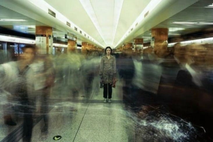 Di balik tirai keramaian - asterafliess - Medium