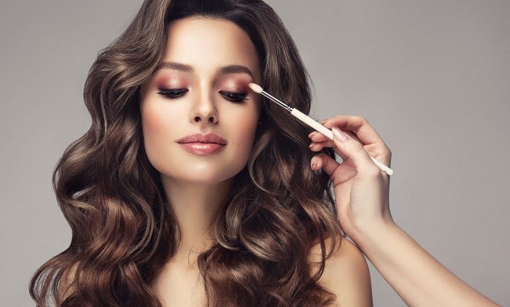 What are the different types of makeup artist courses offered in Thane ...