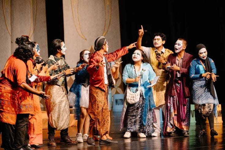EKSISTENSI TEATER YANG TAK LEKANG OLEH WAKTU