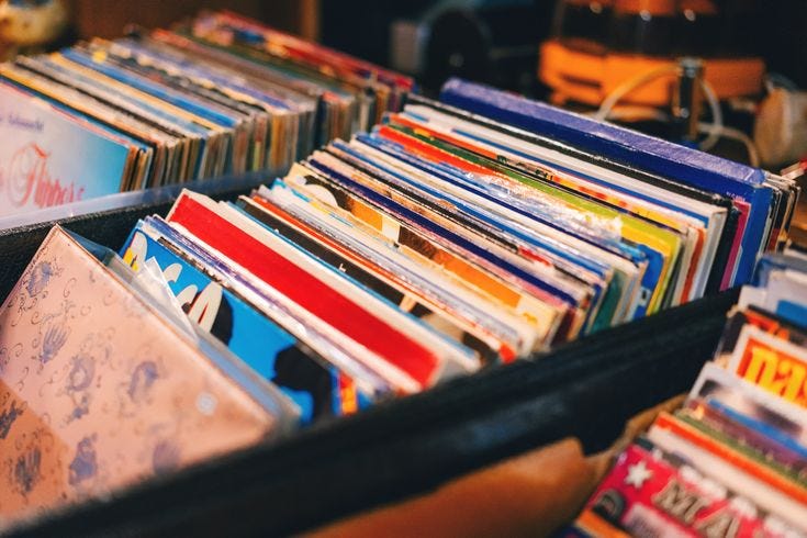 De volta ao prato: como o vinil ressuscitou e movimenta milhões no mercado fonográfico.