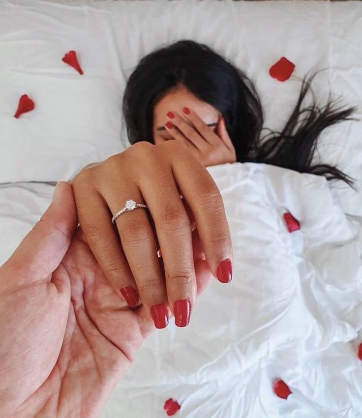 Why Women Keep Their Wedding Rings Until Old Age More Than Men