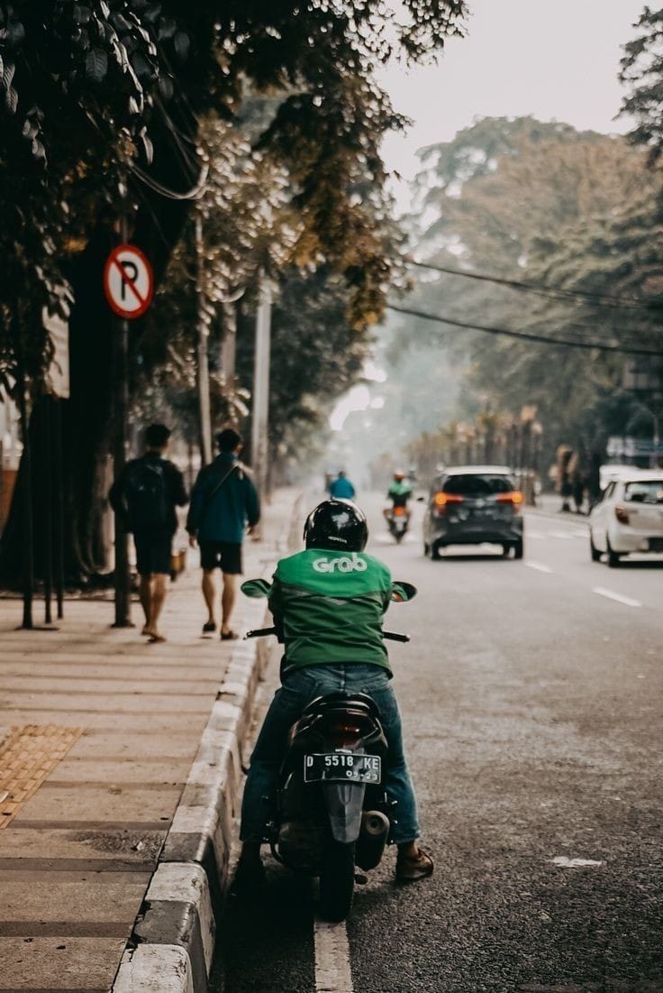 Drama Ojek Online: Antara Titik Jemput dan Titik Kesadaran
