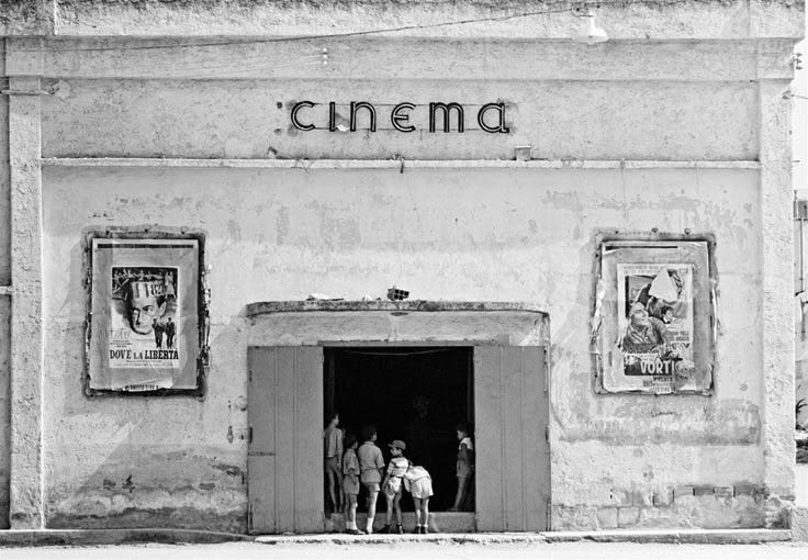 “Cinema nella periferia di Napoli”, foto di Thomas Hoepker, 1956.