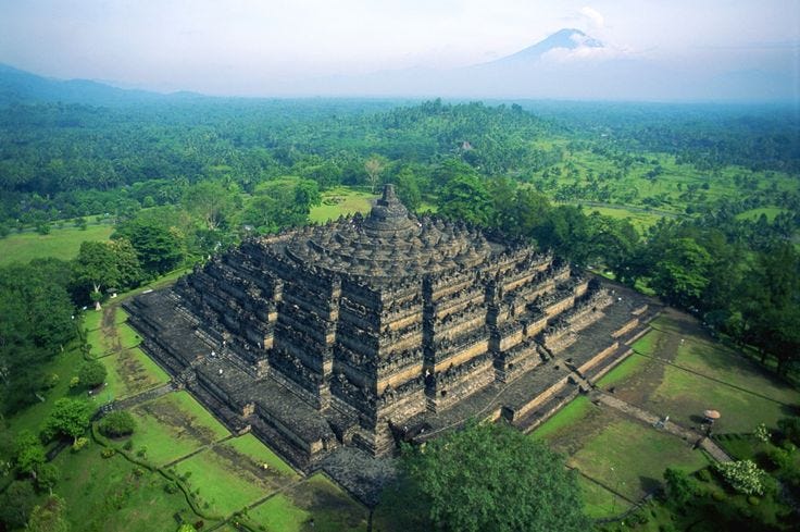 Rahasia yang Terpahat di Batu: Ketika Candi Kuno Dituduh Menyimpan Teknologi Canggih