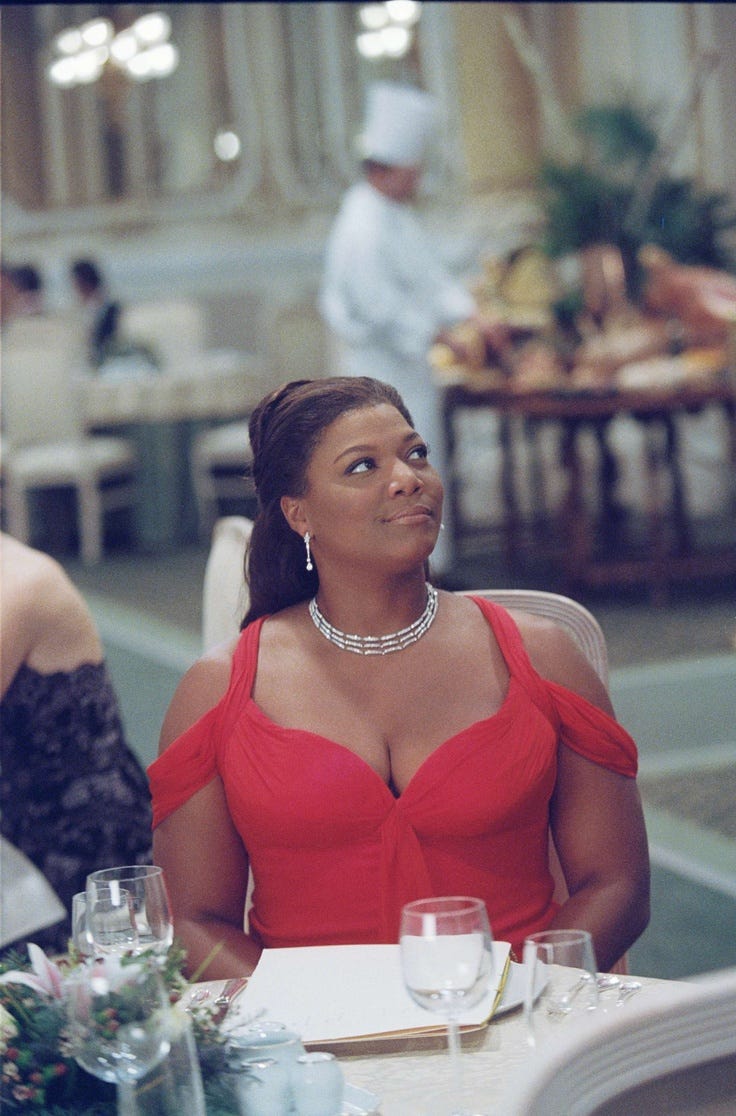 Nos filmes da Queen Latifah o namorado dela é sempre um homem culto e  refinado e porque não mais inserido nos padrões de beleza do que ela e eu e  você