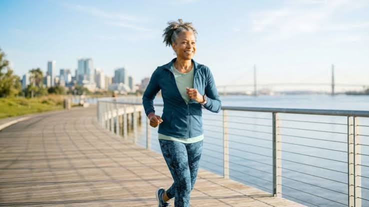 How to Walk to Reap the Cardio Benefits, According to Experts