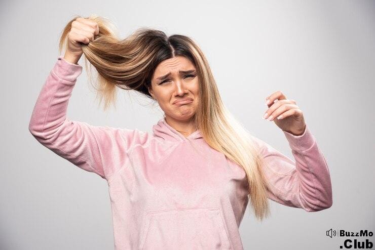 Caída del CabelloCaída del Cabello: Causas y Por Qué se Pierde el Pelo -BuzzMo