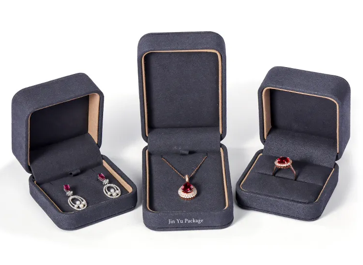 Unveiling the Allure of Velvet Jewelry Boxes: A Blend of Elegance and 