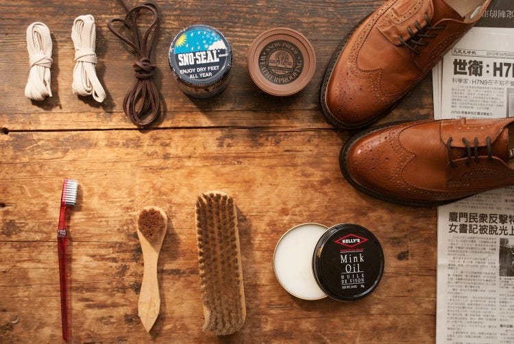 5 Tips Cara Merawat Sepatu Kulit, Bagi Kamu yang Suka Memakainya | by  Shopsmart Indonesia | Medium