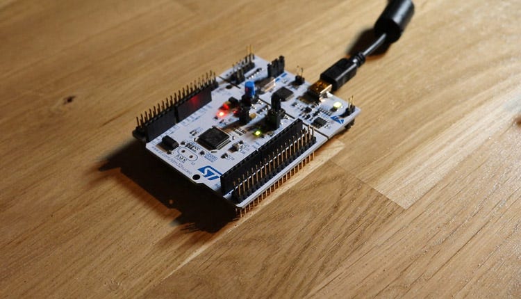 Can STM32 still operate after clock failure?