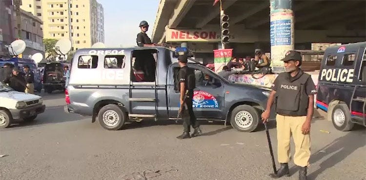 Violent Clash Erupts Between MQM and PPP Workers in Karachi.