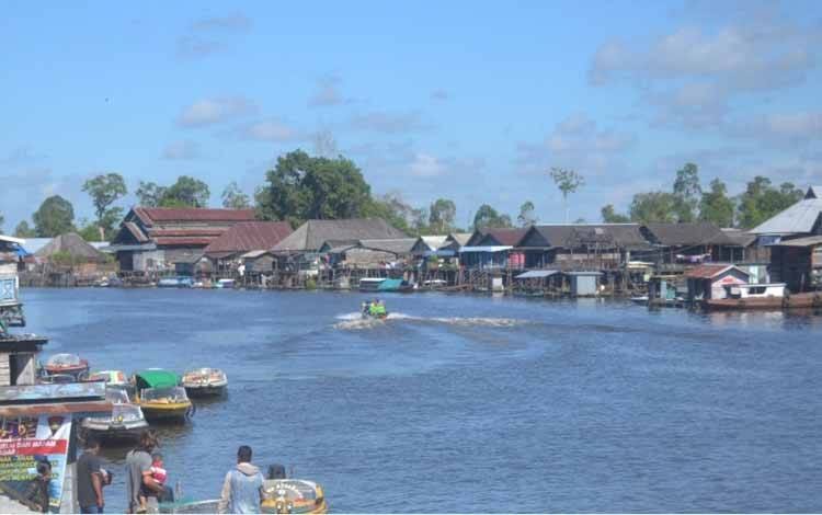 Orang Banjar Minum Air Sungai Jelai