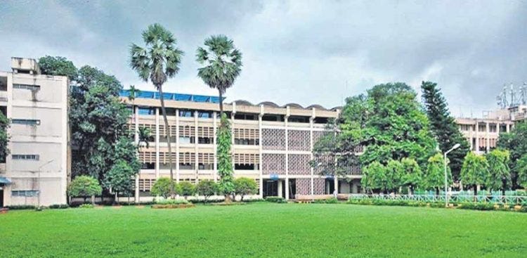 IIT BOMBAY : ESTABLISHED - 1958, BEST INSTITUTION