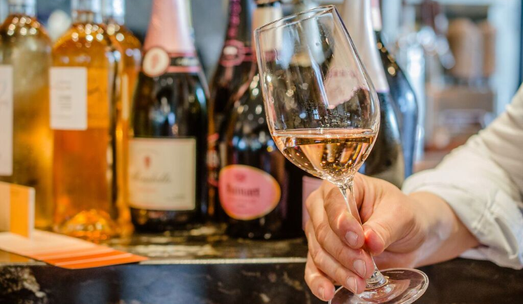 Analyzing Wine Descriptions using the Natural Language Toolkit in ...