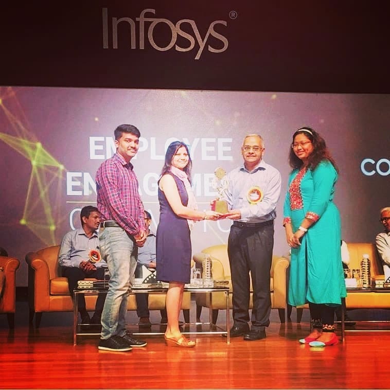 Receiving Employee Engagement award from Mr. Shridhar Venkat, CEO at The Akshaya Patra Foundation.