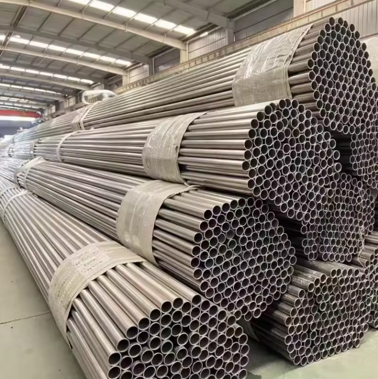 What is Stainless Steel Pipe and How Does It Differ from Carbon Steel Pipe?