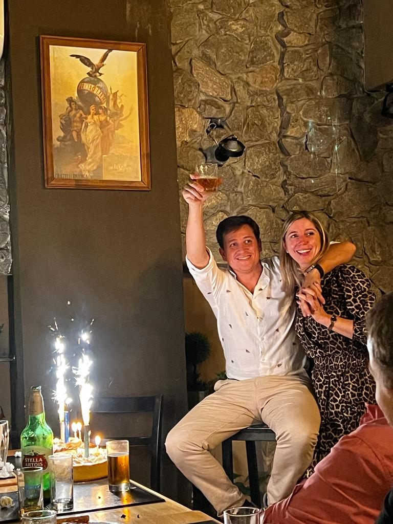 Fabián y Gisele, su gran compañera de ruta.