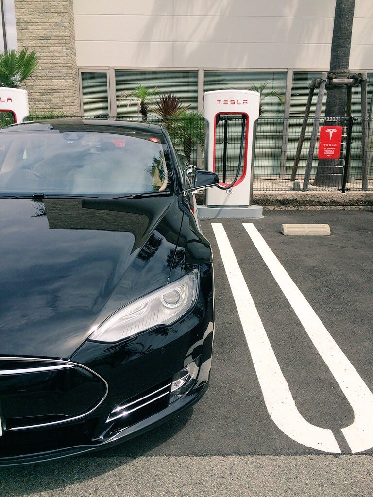 テスラ モデルSの電費と相当燃費. 2015年の6月に納車されてから、約2年数ヶ月たった Model S… | by shuhei koyama |  iDriveTesla | Medium